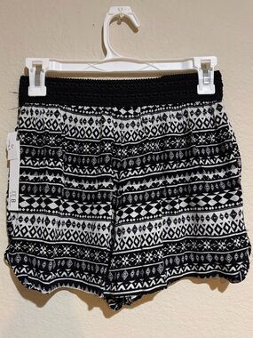 Joe B Joe Benbasset Girls Medium Black White Geometric Pull-On Rayon Shorts